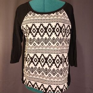 3/$20 No Boundaries Black Top